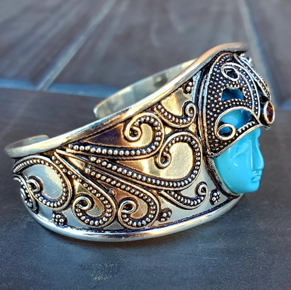 New Carved Goddess Face Garnet Silver Bracelet. - Picture 5 of 8